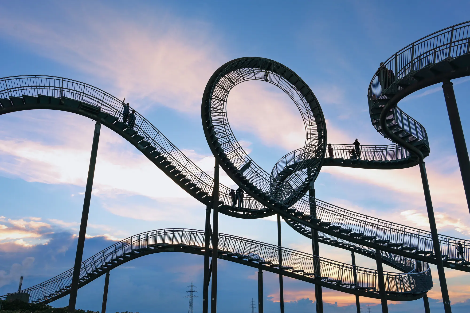Tiger & Turtle in Duisburg ist eine begehbare Achterbahn aus dem Jahr 2011 und ein aufregendes Erlebnis auf der Schimanski Tour