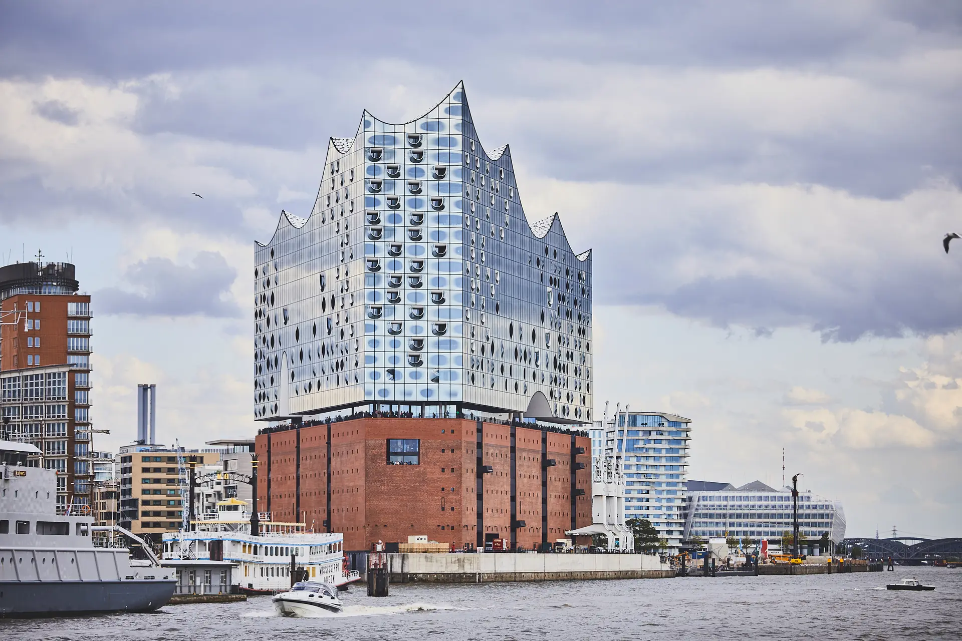 Blick auf die Elbphilharmonie