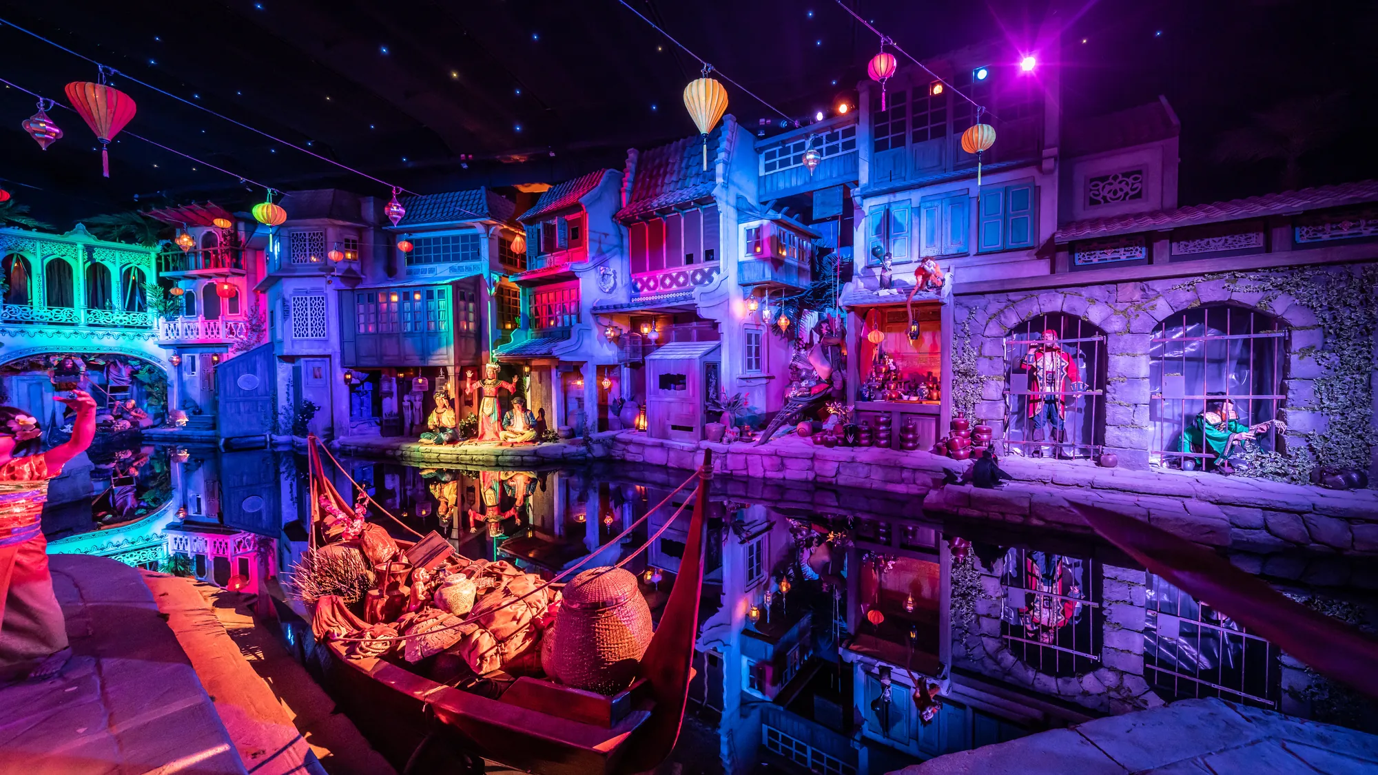 Europapark mit Übernachtung - Island Holland Piraten - Fahrt durch Venedig