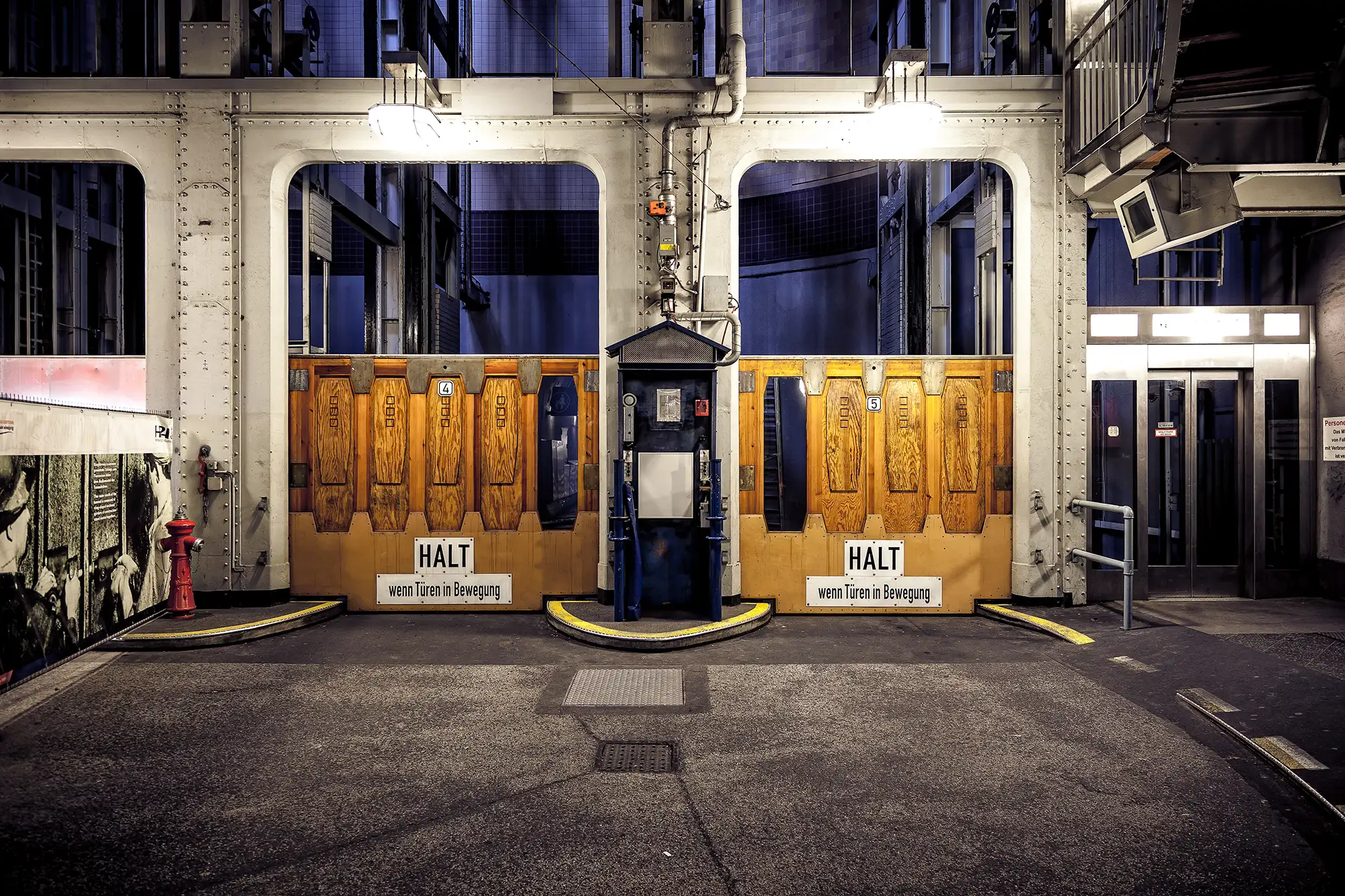 Hamburg - Eingang zum Alten Elbtunnel/St. Pauli Elbtunnel