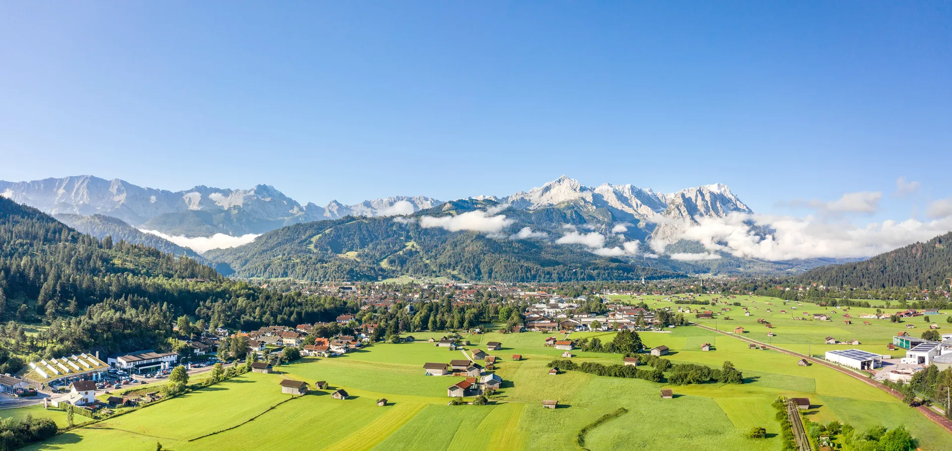 Panorama mit Bergen von Garmisch-Partenkirchen