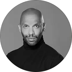 Gino Emnes, Musical-Darsteller Portrait, Bild in schwarz-weiß