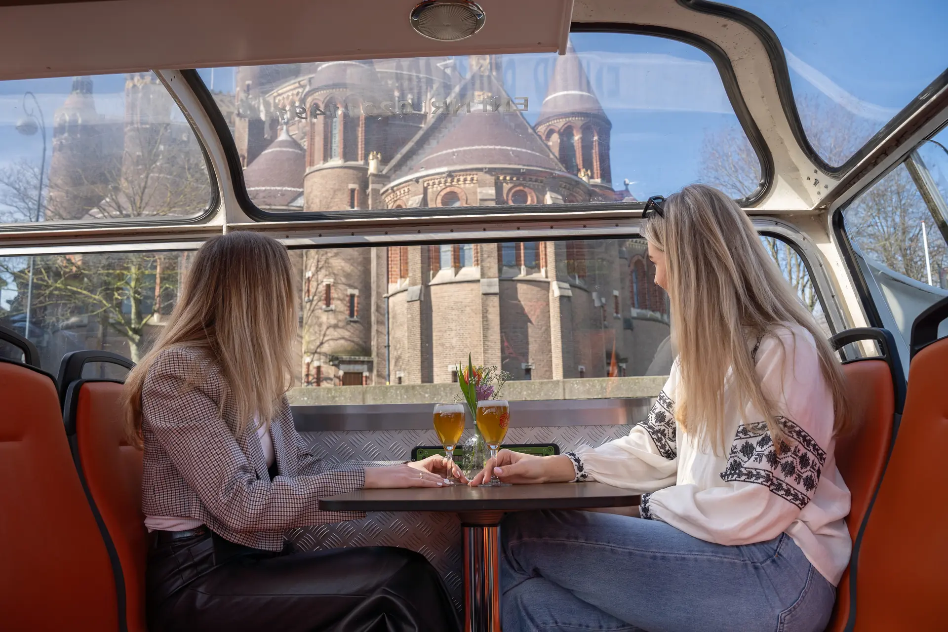 Grachtenfahrt Haarlem, Gäste im Schiff
