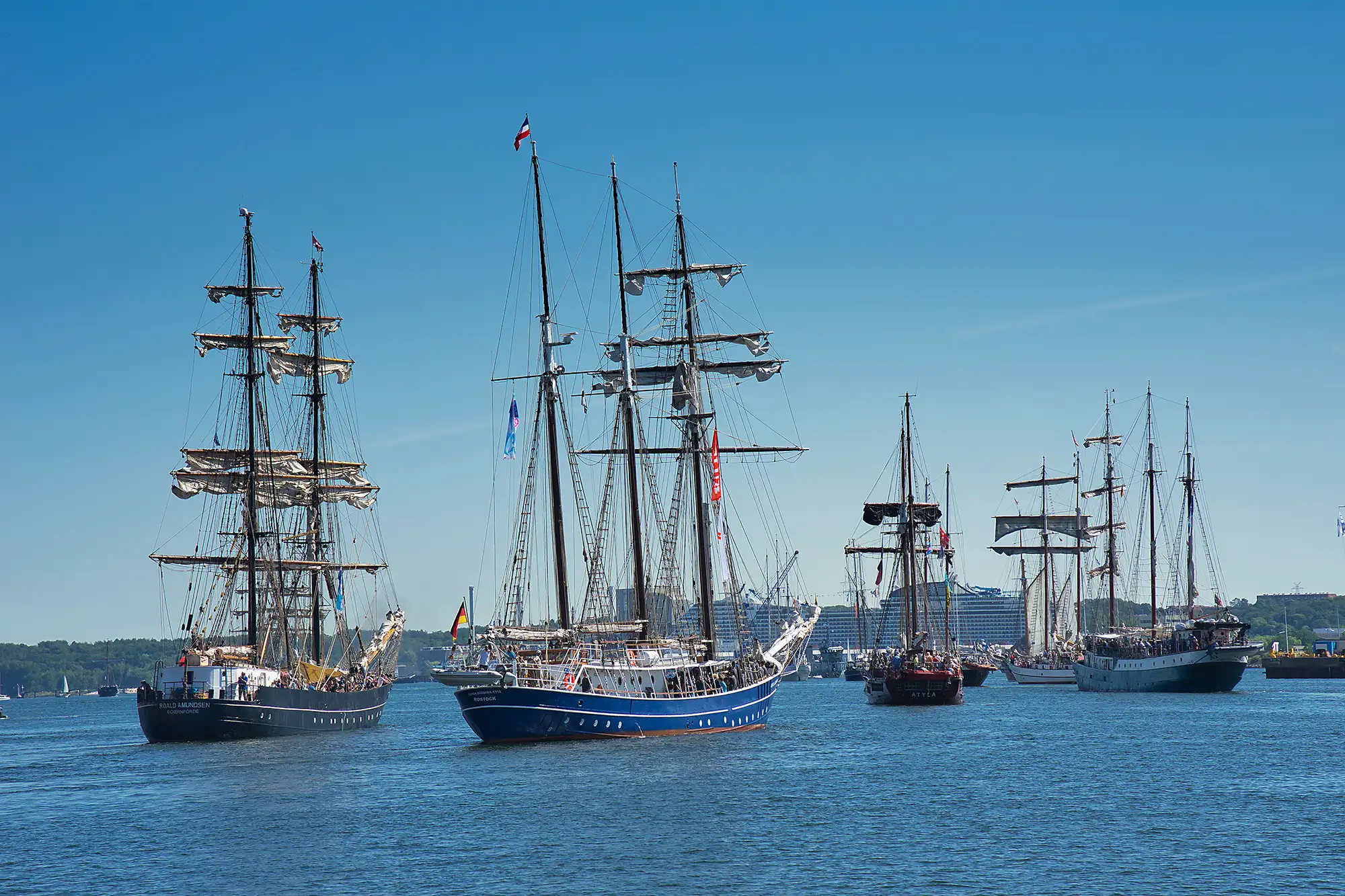 Größten Volksfeste Deutschland - Windjammerparade Kieler Woche