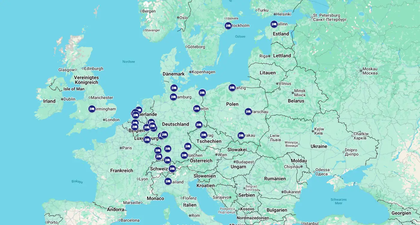 Karte von Europa mit Markierungen für Hilton Hotel-Standorte in mehreren Ländern.