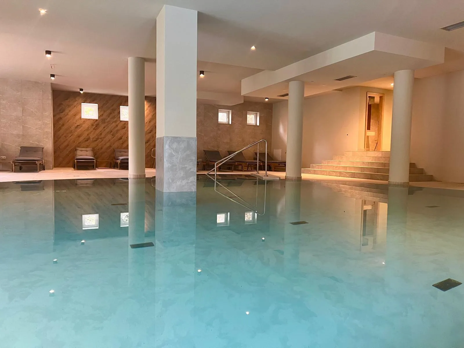 Pool im Hotel Ahornhof