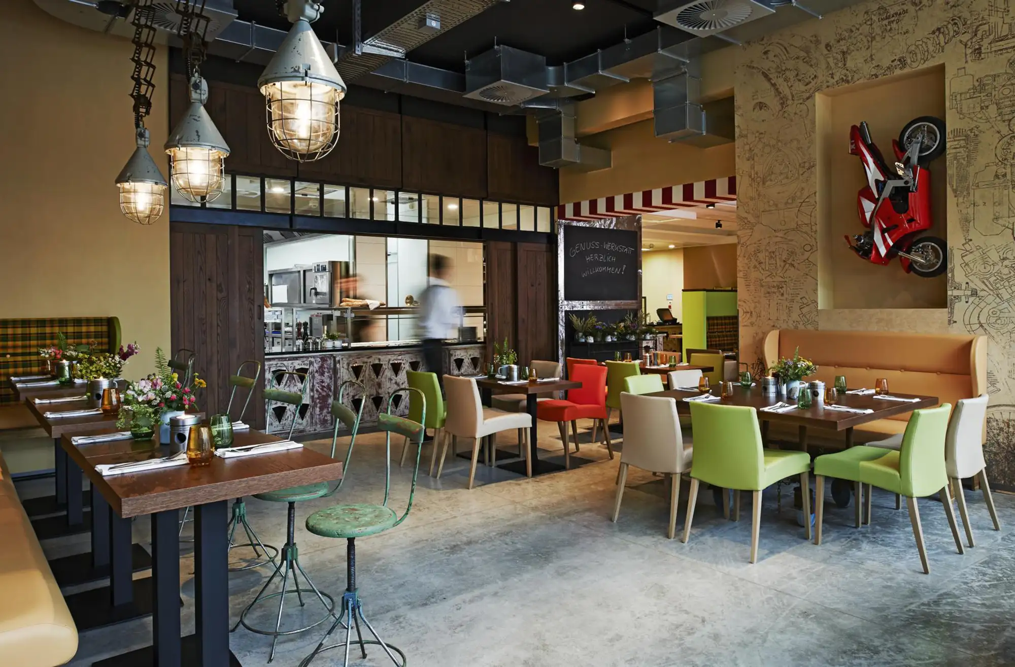 Modernes Restaurant im Design-Stil im Freigeist Hotel Einbeck