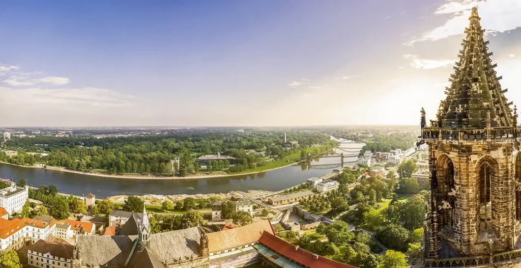 Panoramablick vom Studentenwerk aus gesehen bei Reise mit Hotel in Magdeburg