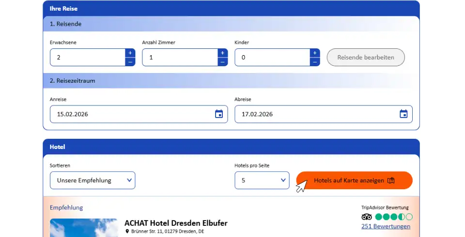 Screenshot einer Hotelbuchungsseite mit Eingabefeldern für Reisende, Reisedatum, Sortieroptionen und einer Schaltfläche 'Hotels auf Karte anzeigen'