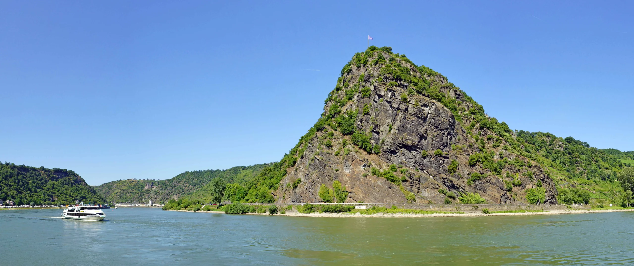 Der Loreley-Felsen am Rhein