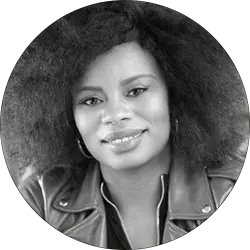 Kristina Love, Musical-Darstellerin Portrait, Bild in schwarz-weiß