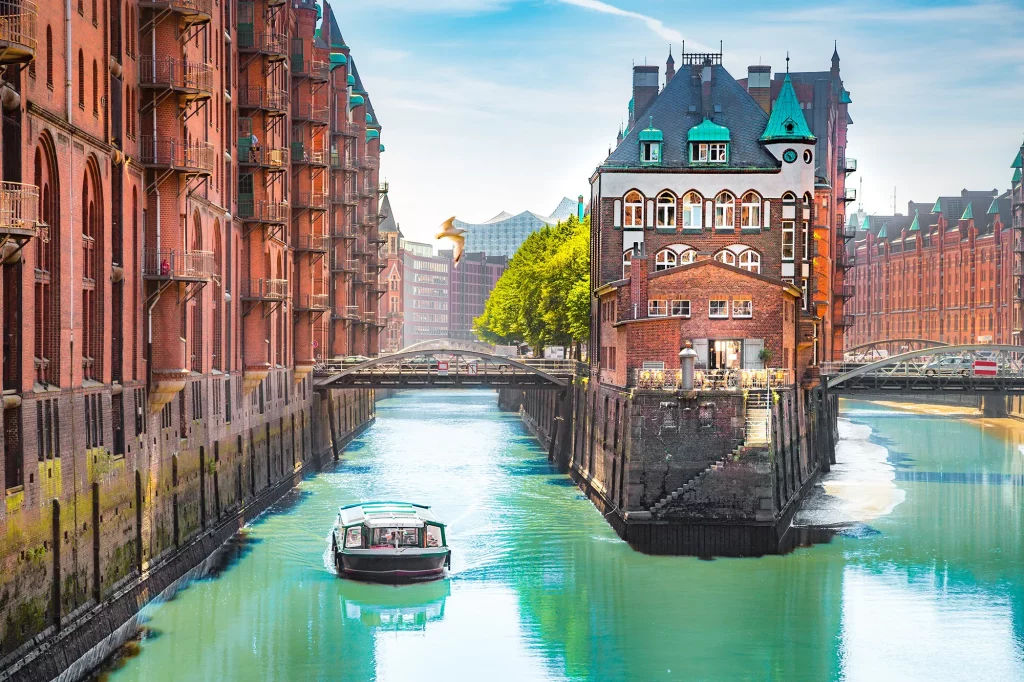 Bootstour in der Speicherstadt bei einem Kurzurlaub Hamburg