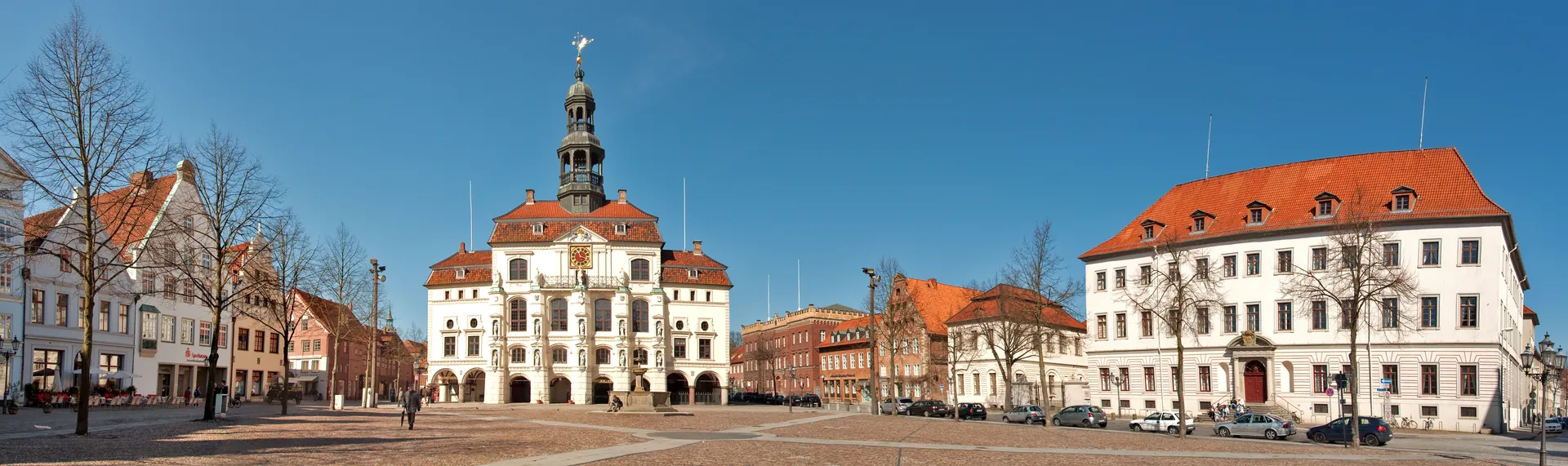 Marktplatz in Lüneburg mit Rathaus