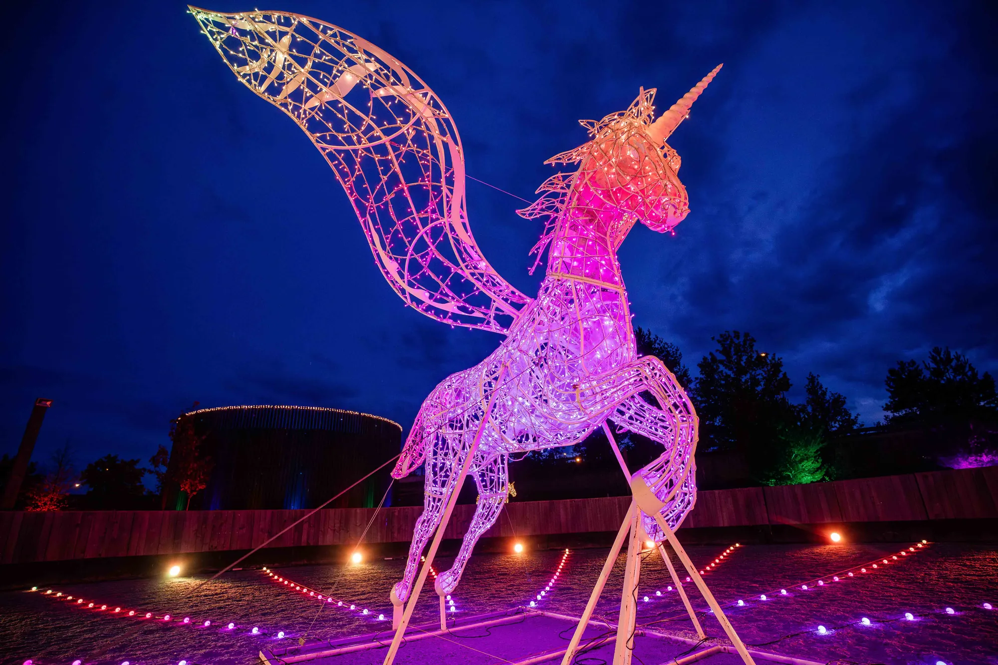 Pegasus Lichtinstallation, Lumagica München
