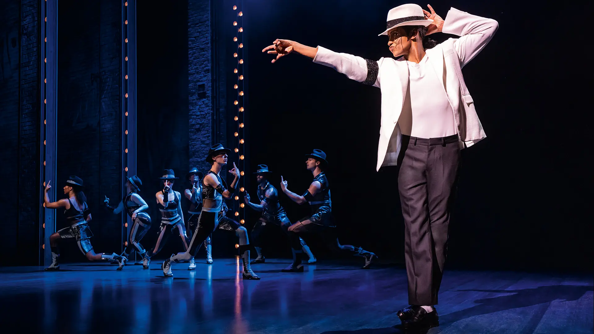 Tanzszene 2 - Smooth Criminal im MJ – Das Michael Jackson Musical