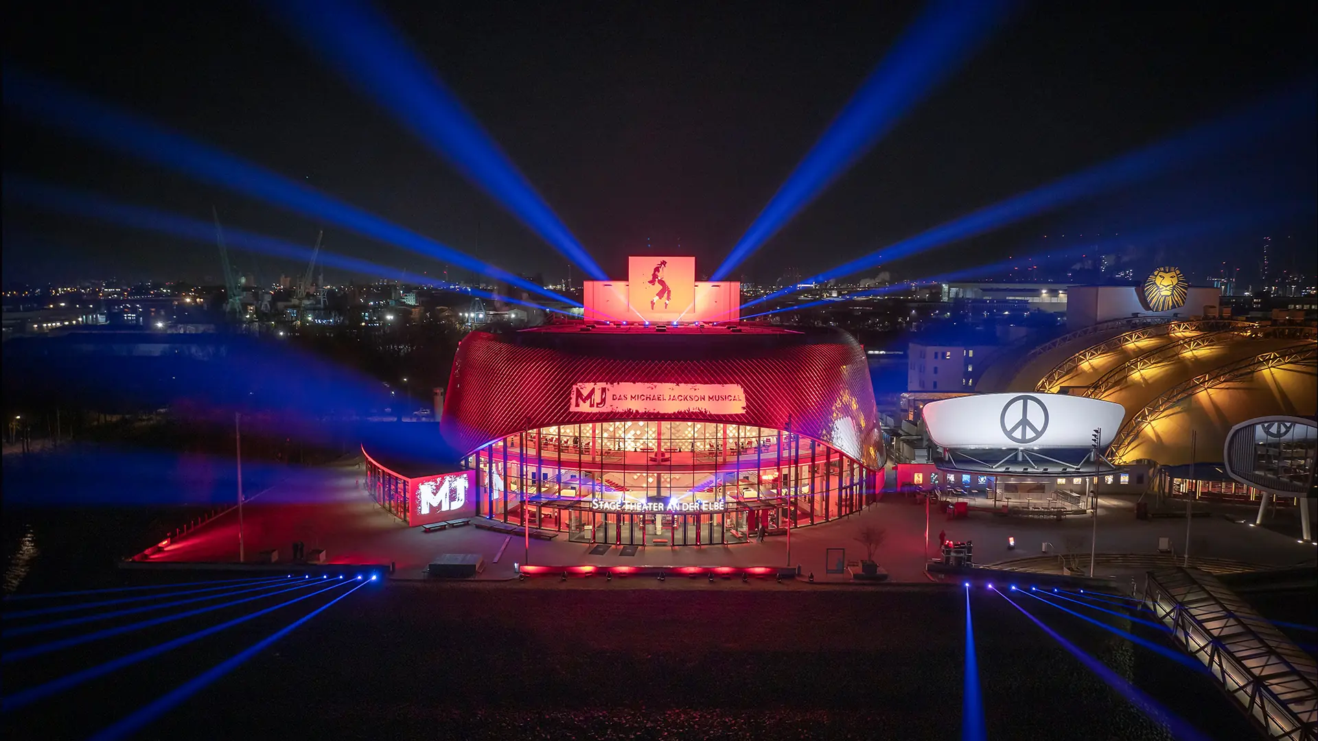 Stage Theater an der Elbe am Abend mit MJ – Das Michael Jackson Musical Design