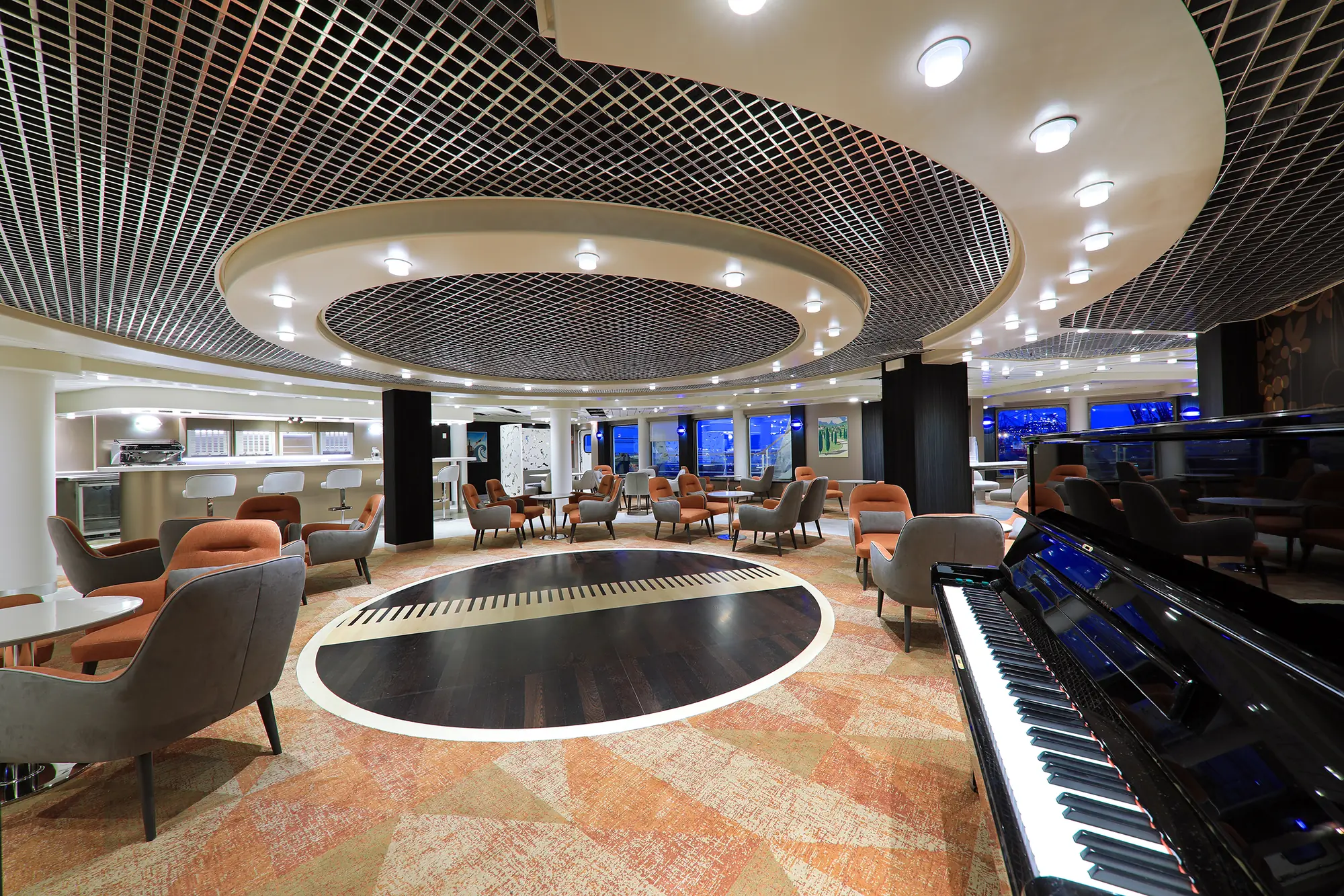 Weinstube mit Piano, MS Hamburg