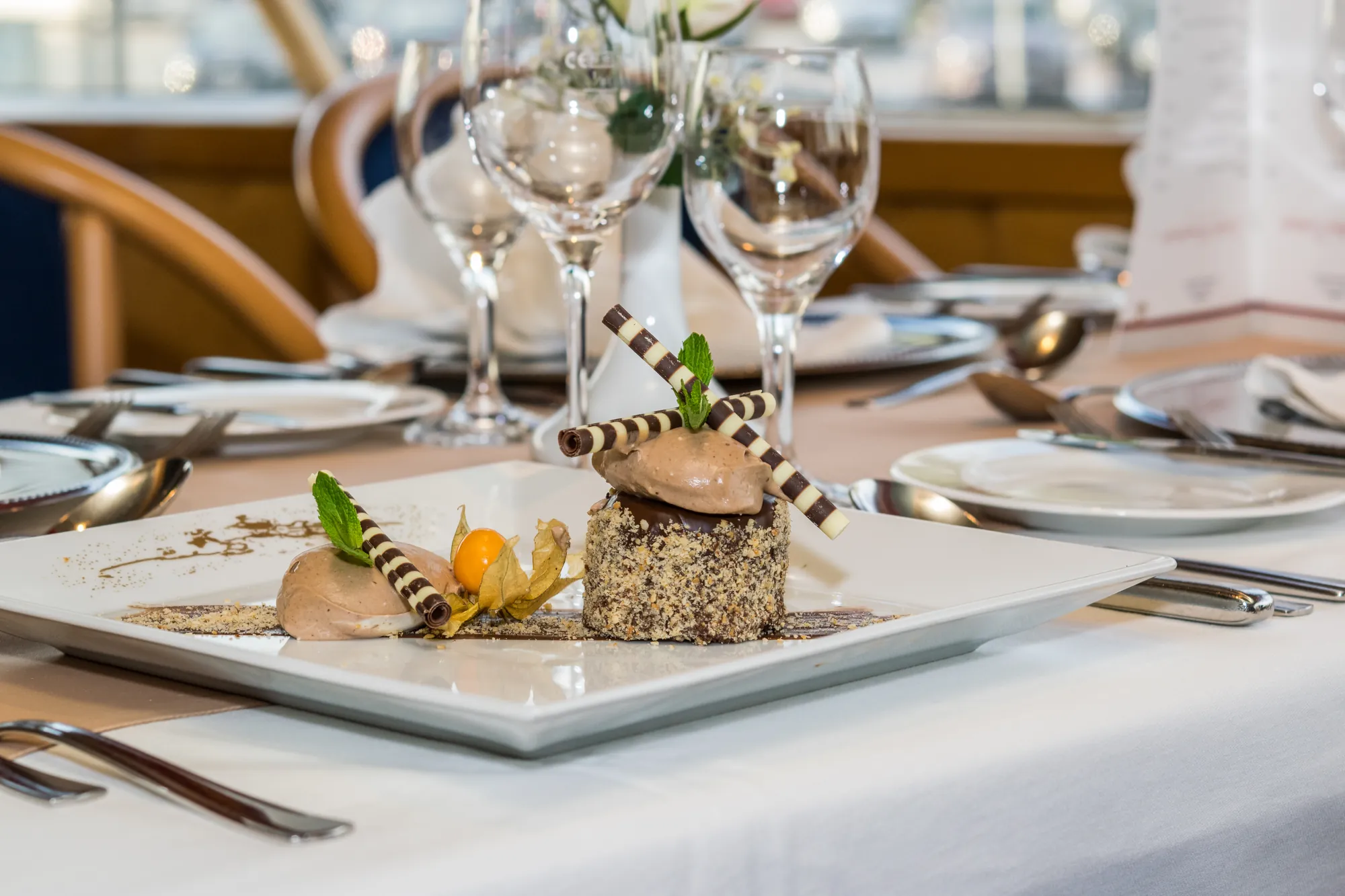 Nachspeise im Restaurant an Bord der MS Primadonna