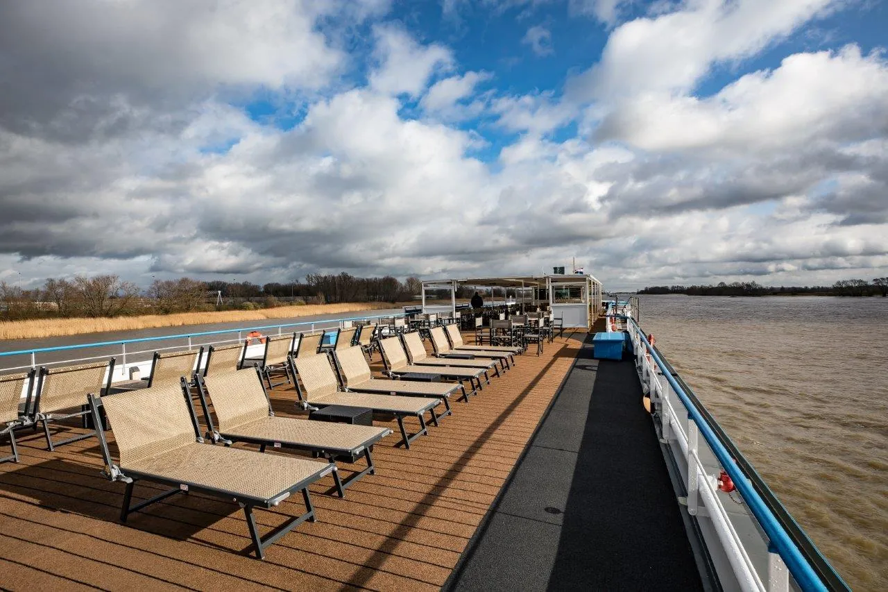 MS SWISS DIAMOND, Liegen auf dem Sonnendeck