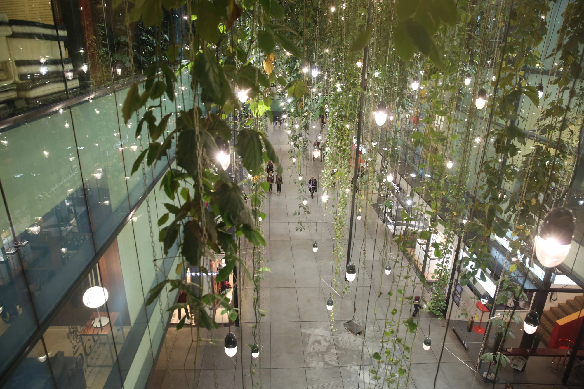 Die Einkaufspassage Fünf Höfe in der Münchener Innenstadt