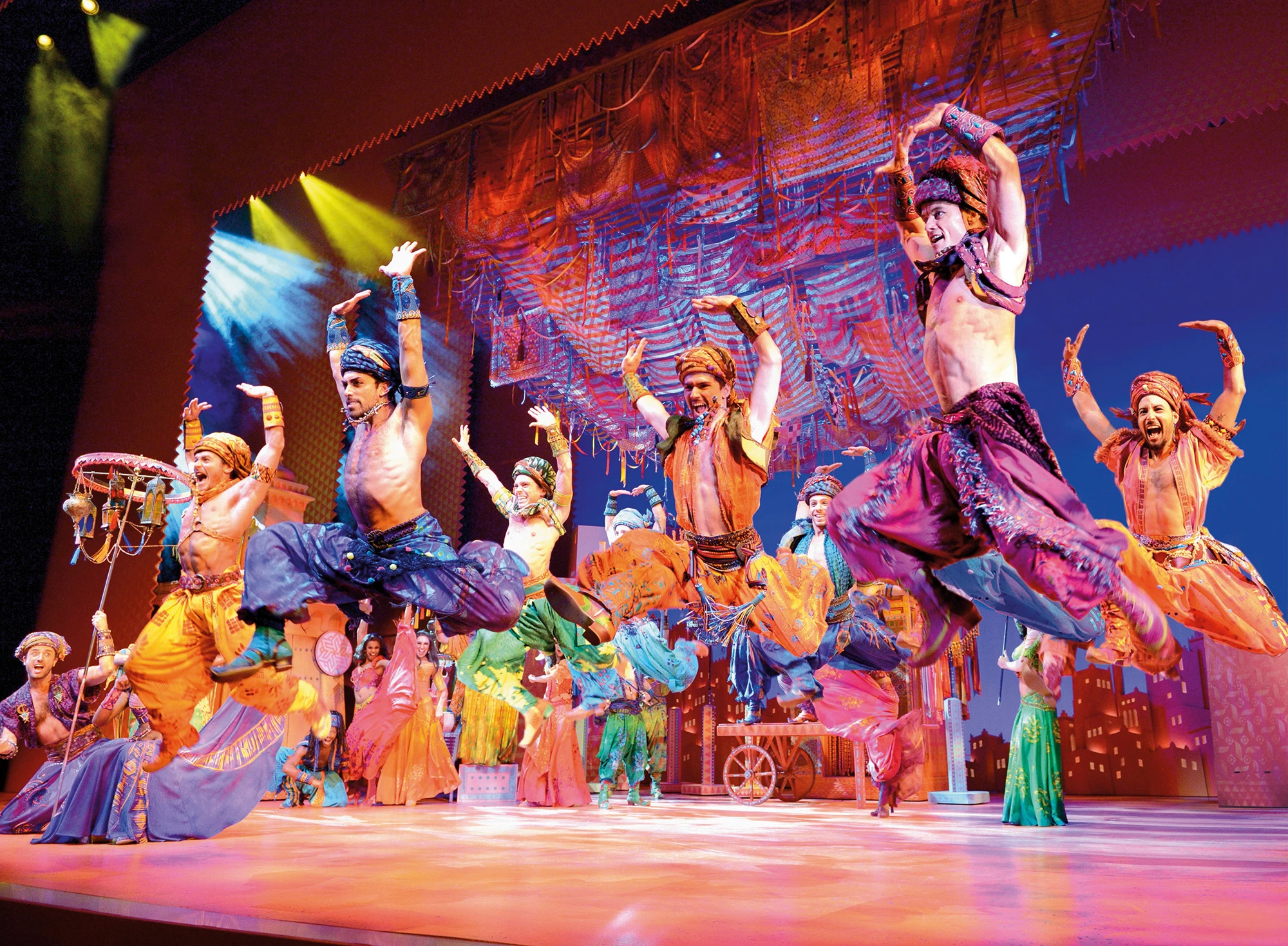 Musical Disneys ALADDIN in Stuttgart - Szenenmotiv Marktplatz