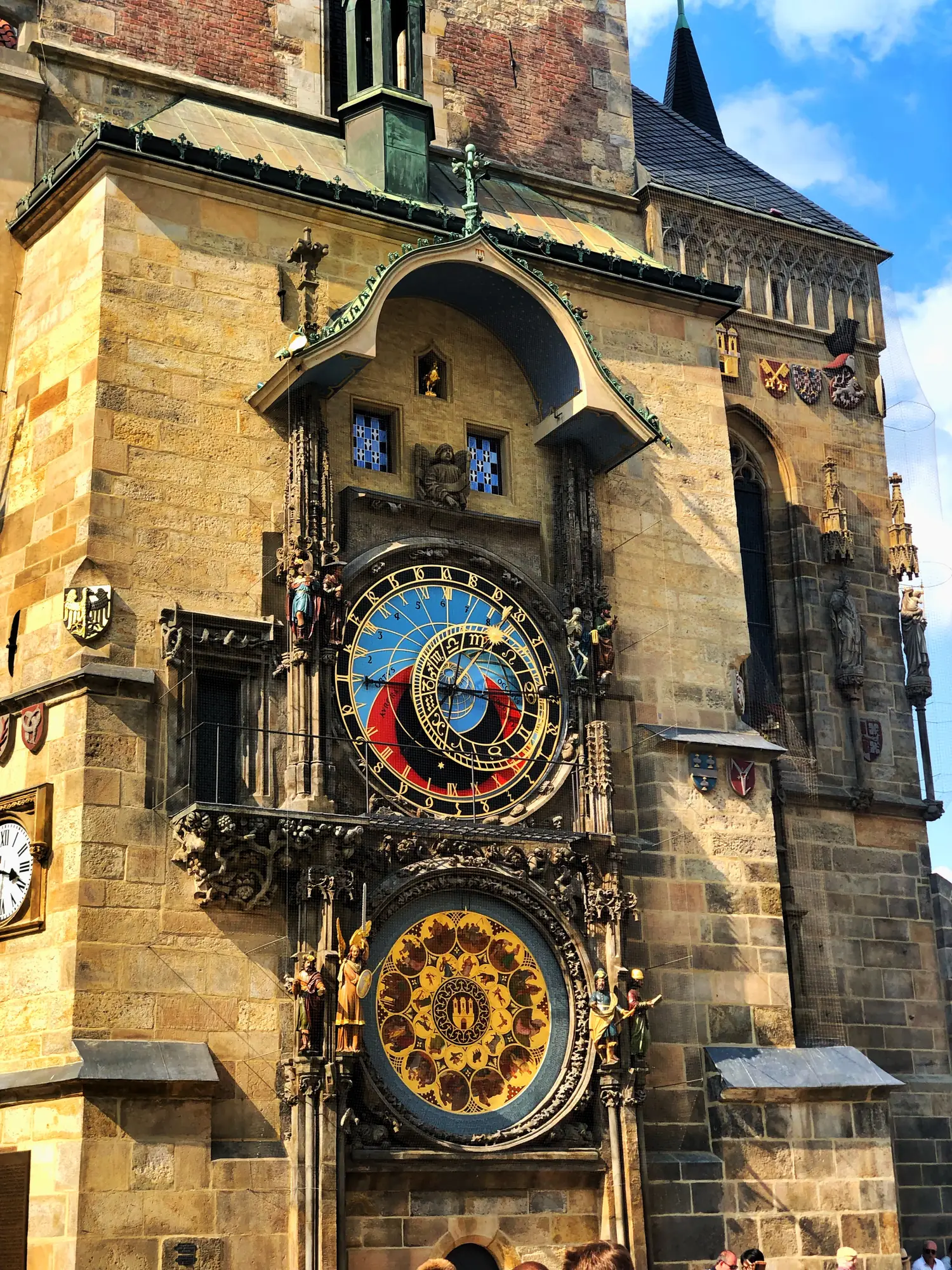 Prag - Astronomische Uhr, beeindruckendes Mosaik in der Uhr