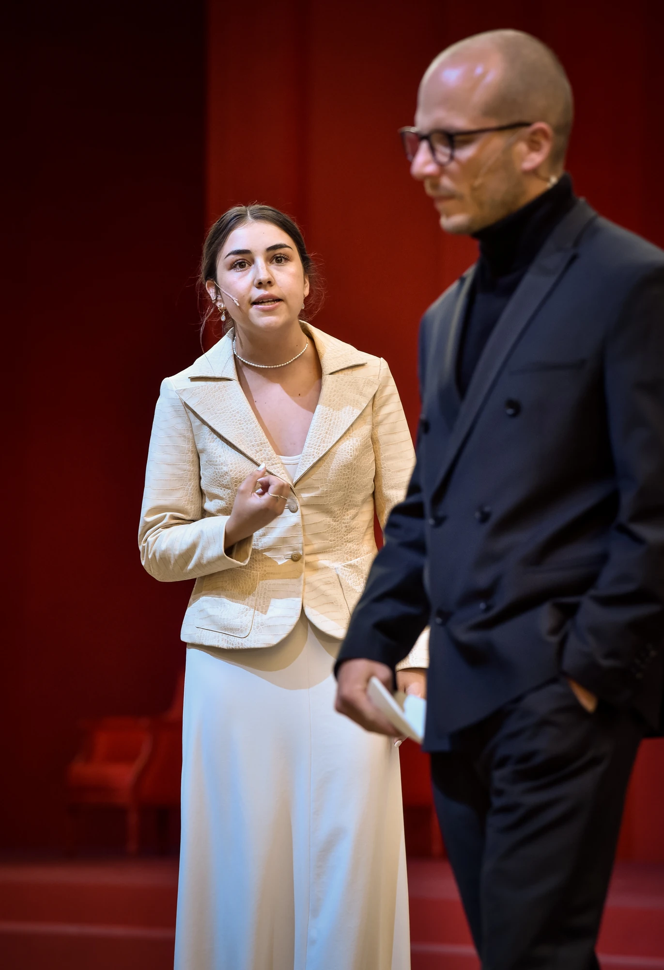 Szenenbild Shakespear´s Julius Caesar im Passionstheater Oberammergau im Sommer 2023 mit Portia und Brutus