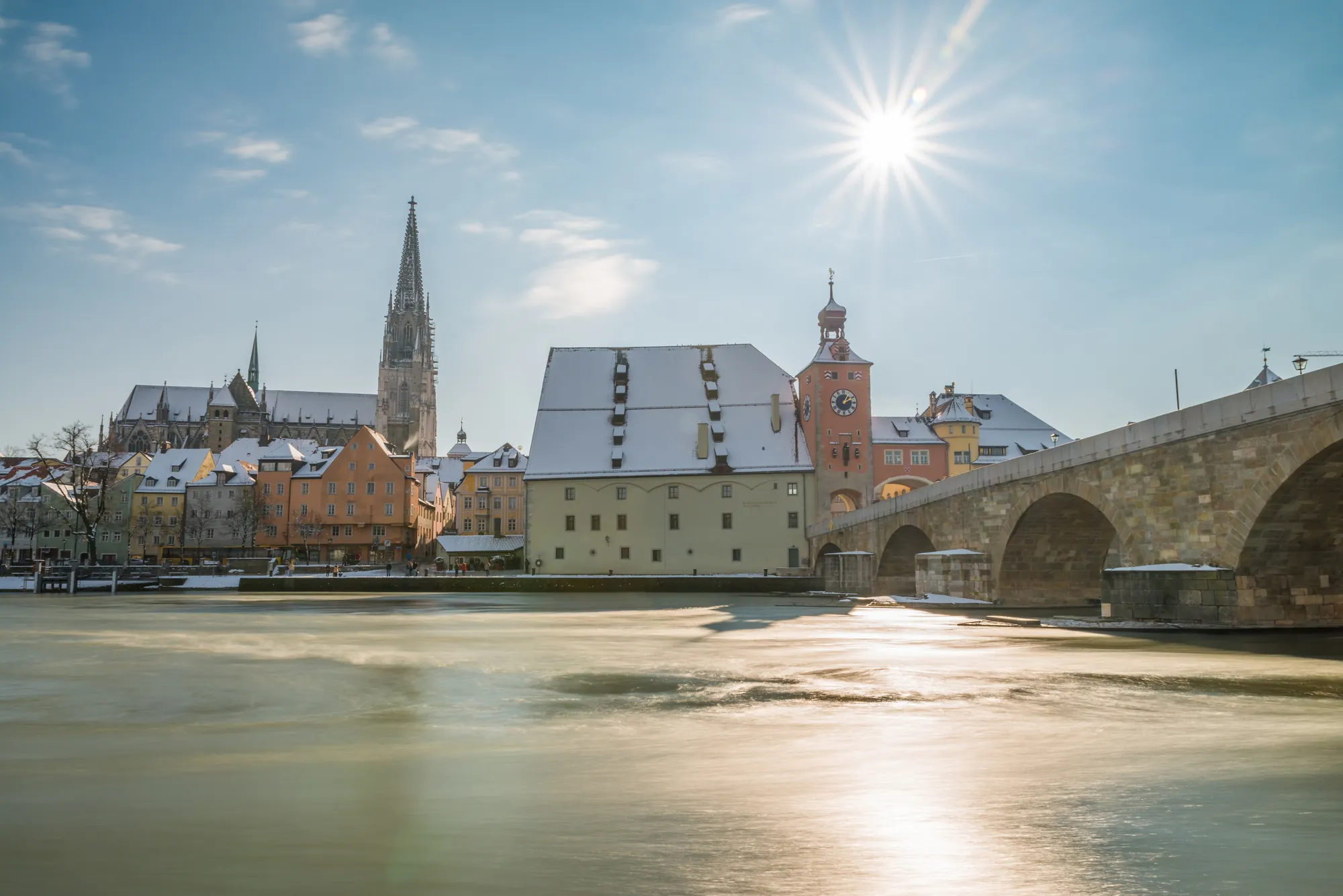 Dom & Steinerne Brücke im Winter (Regensburg)