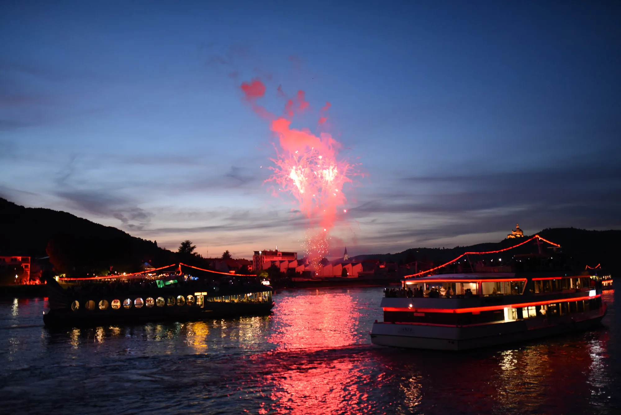 Rhein in Flammen
