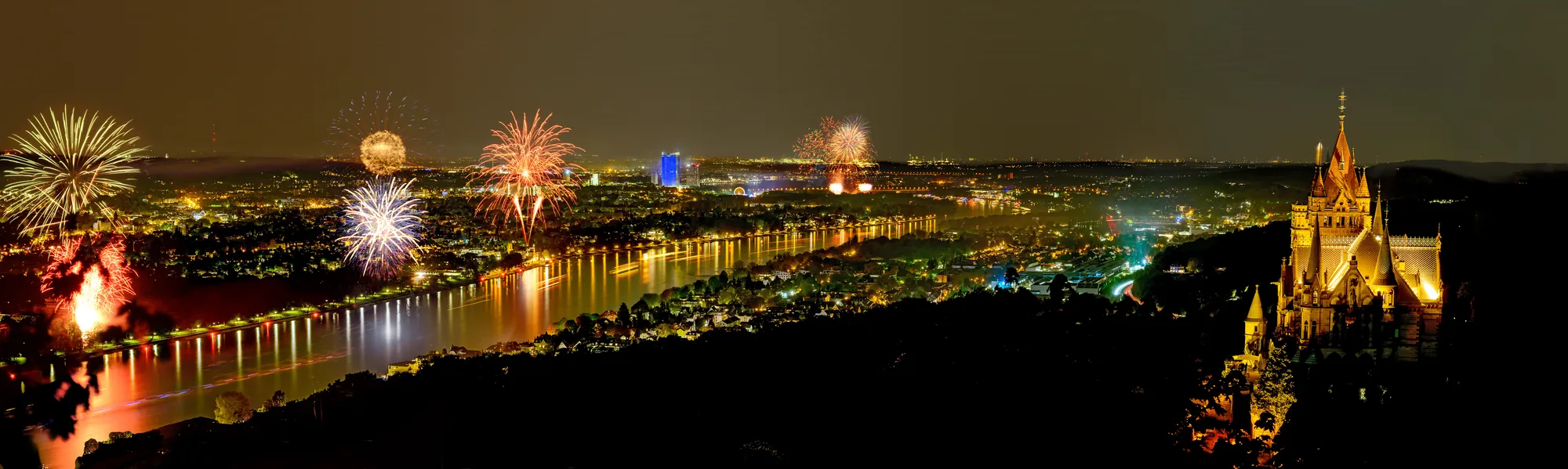 Rhein in Flammen, Feuerwerk in Bonn