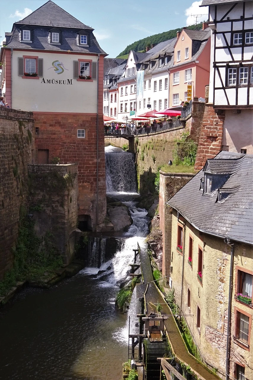 Der Wasserfall in Saarburg neben dem Amüseum.