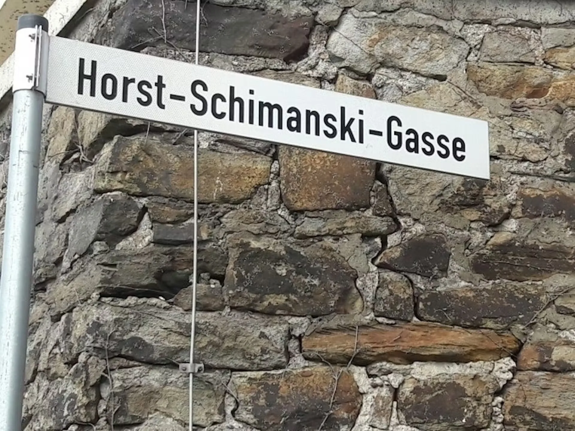 Schimanski Duisburg Tour - Strassenschild 