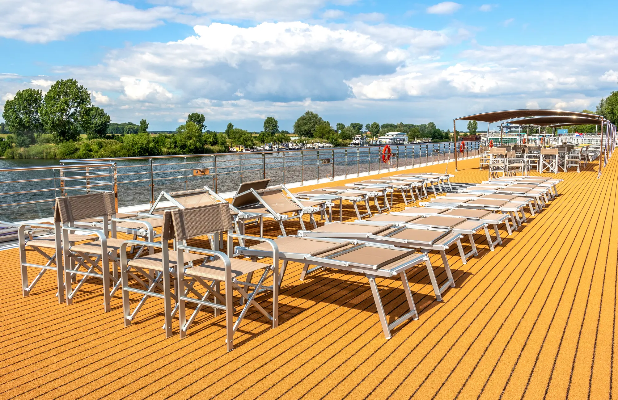 MS Lady Diletta Sonnendeck