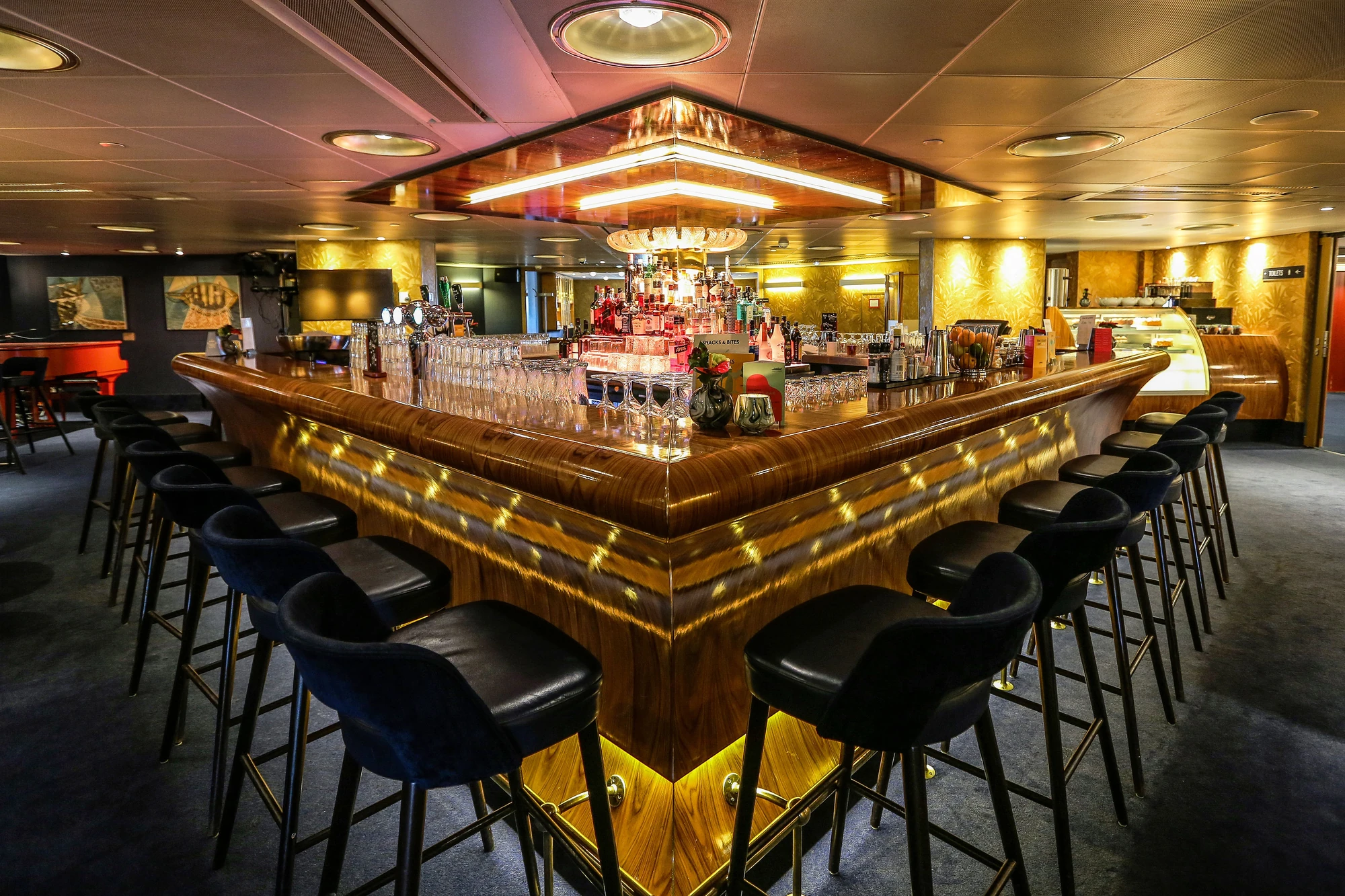 SS Rotterdam - Captains Lounge, Bar, Tresen