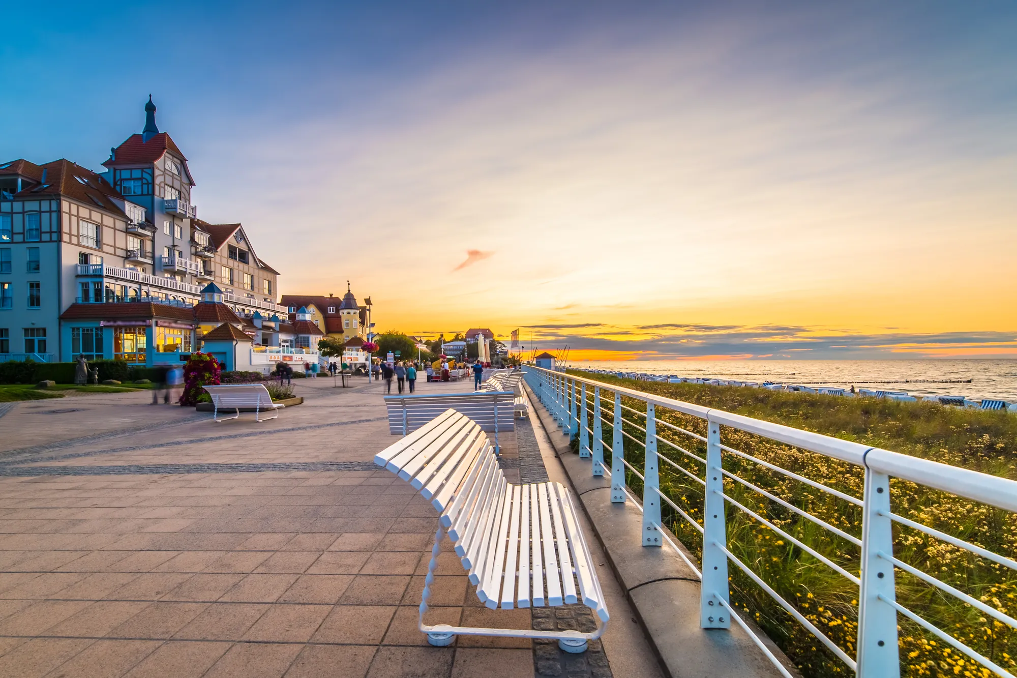 Promenade von Kühlungsborn bei Sonnenuntergang