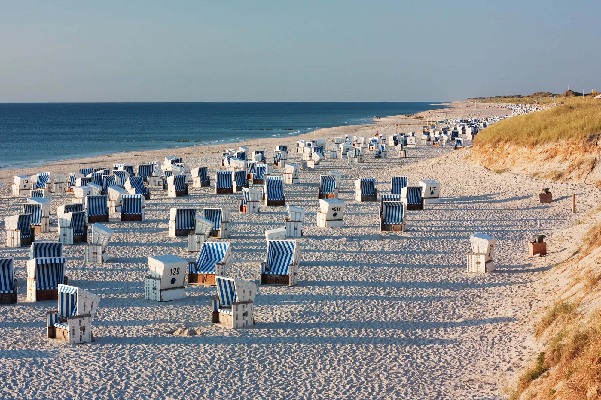 Strand mit Strandkörben bei Kampen auf Sylt