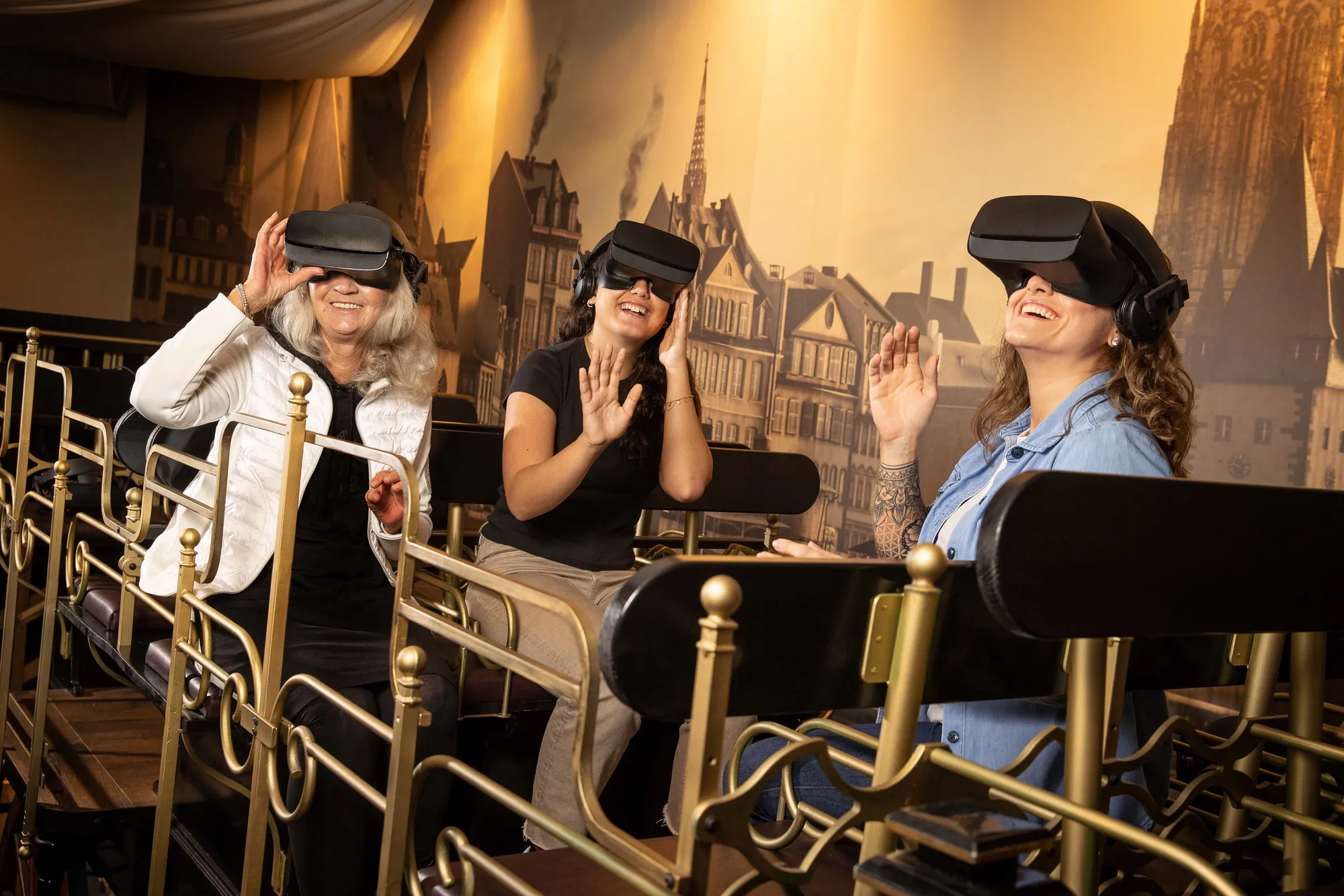 TimeRide Frankfurt: Familie bei VR Fahrt