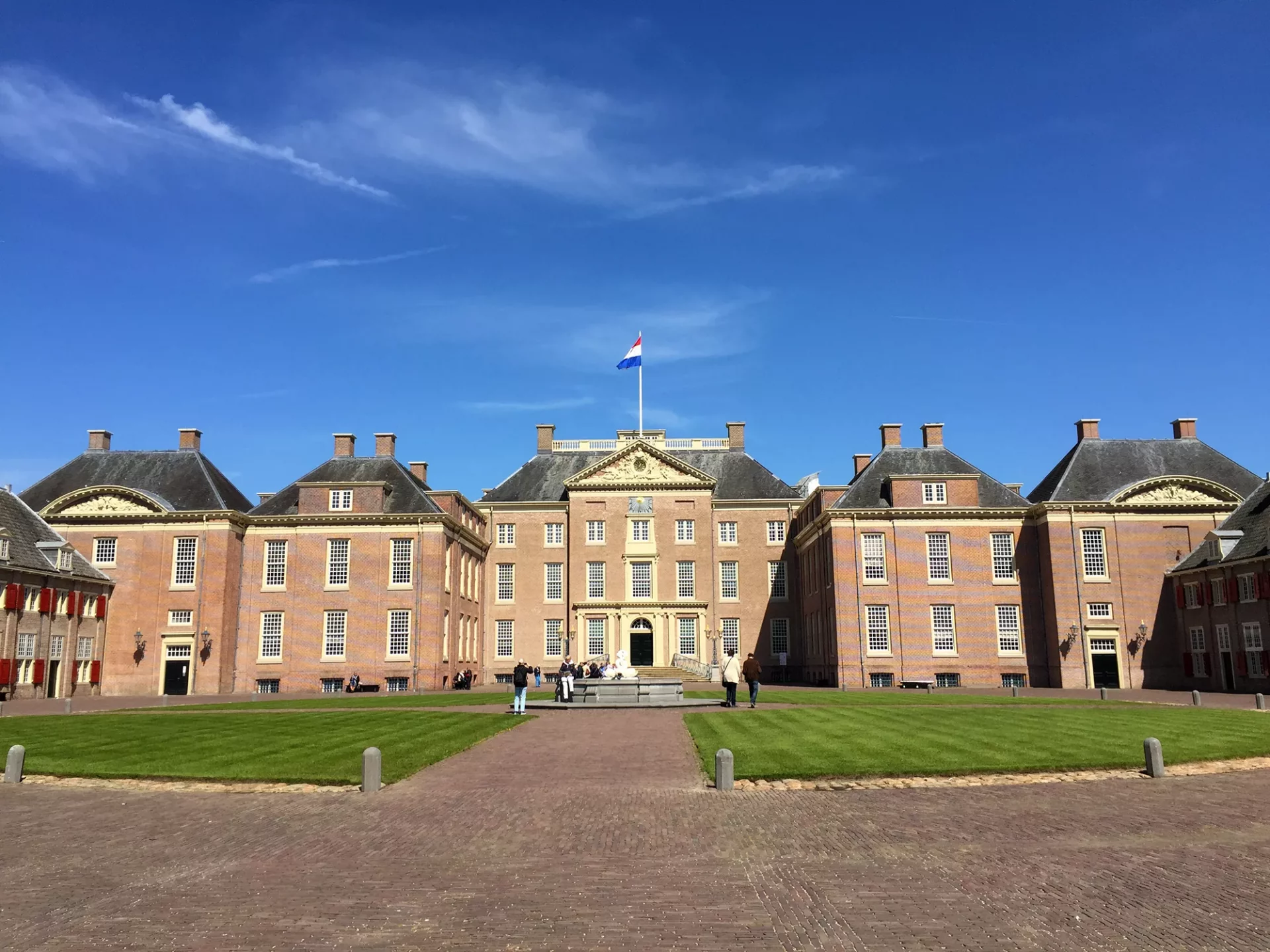Urlaub in Apeldoorn - herrschaftliches Gebäude des Het Loo Nationalmuseums