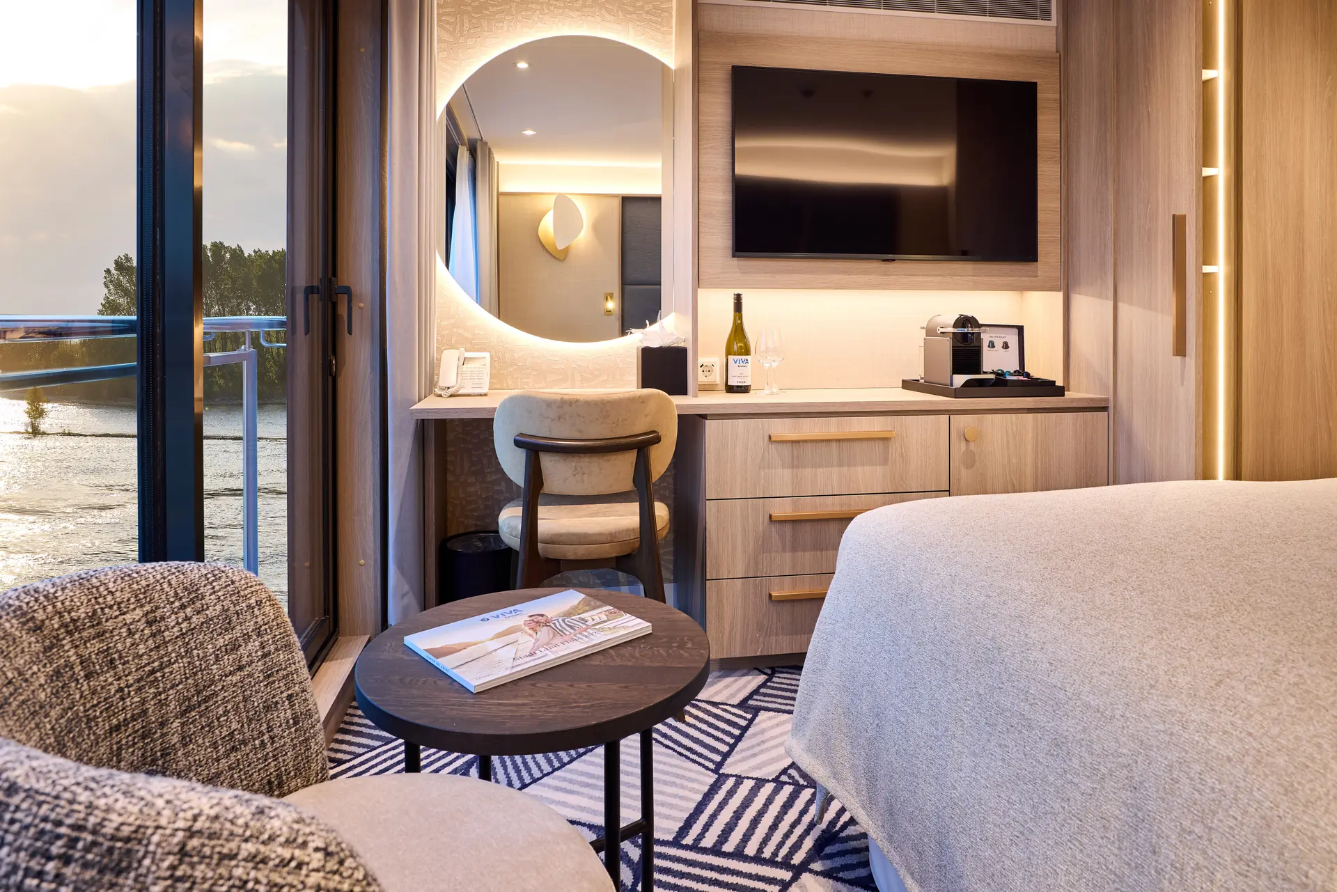 Kabine mit französischem Balkon auf der VIVA ENJOY