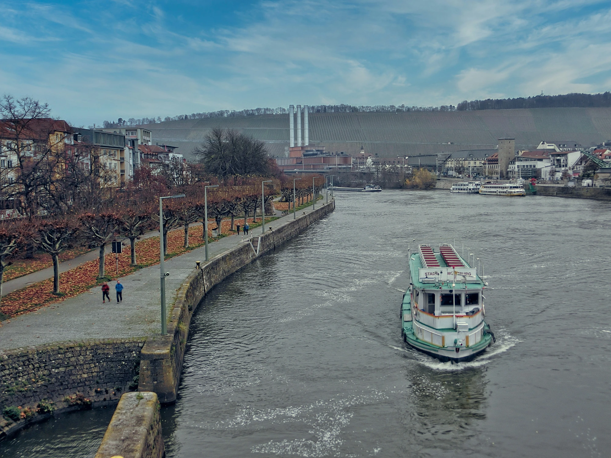 Buntes Boot in Würzburg